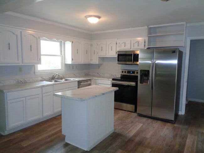 Building Photo - 629 Belmorrow Dr