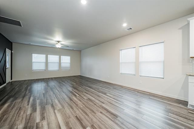Building Photo - 5275 Amistad Dr