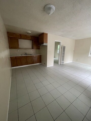 Foto del edificio - 1171 W Orange St