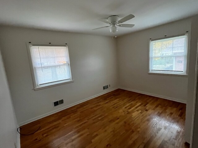 Building Photo - 224 W Maple St