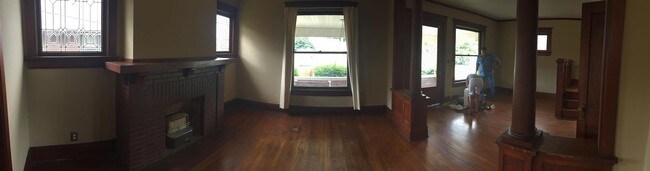 Building Photo - 417 N 10th St