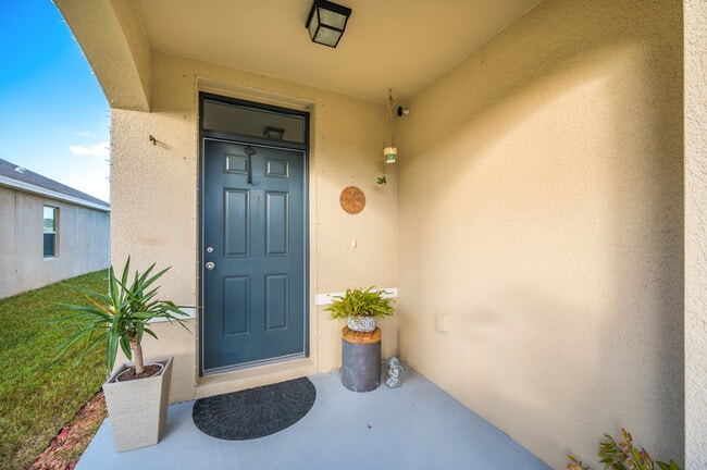 Building Photo - 10530 Whispering Hammock Dr