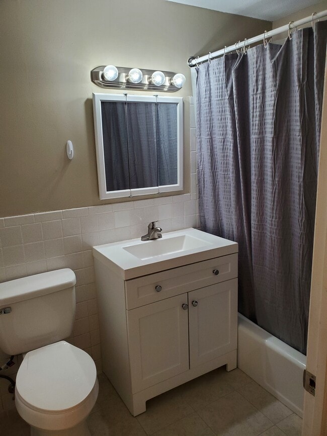 Bathroom - 239 Old Farms Rd