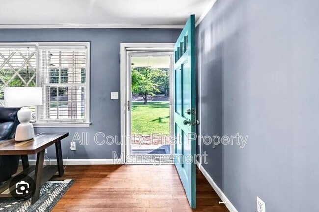 Foto del edificio - 4106 N Shallowford Rd