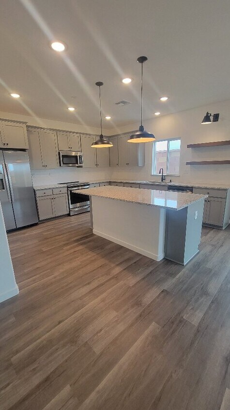 Foto principal - Beautiful Brand New home in the Springs at...