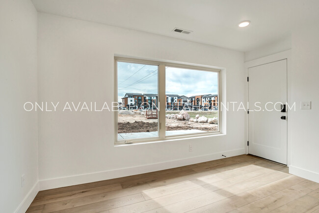 Building Photo - 6590 Serviceberry Dr