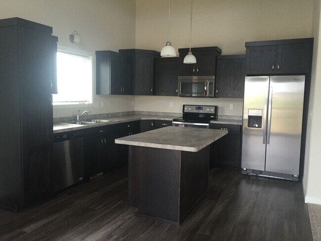 Foto del edificio - 3 bed 3 bath