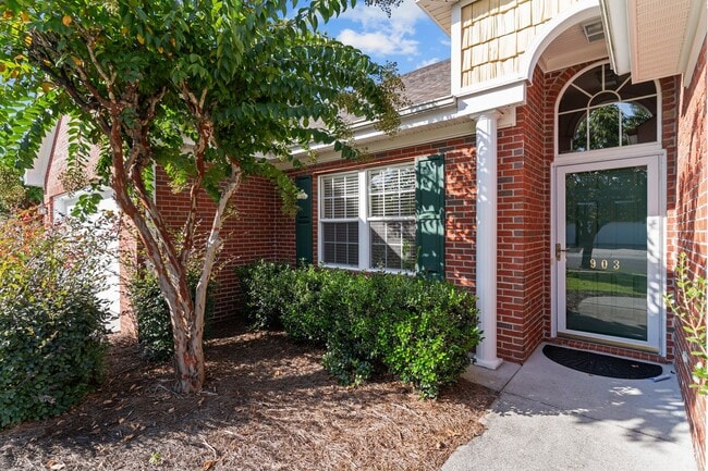 Building Photo - 2 Bedroom Townhouse in Wilmington!