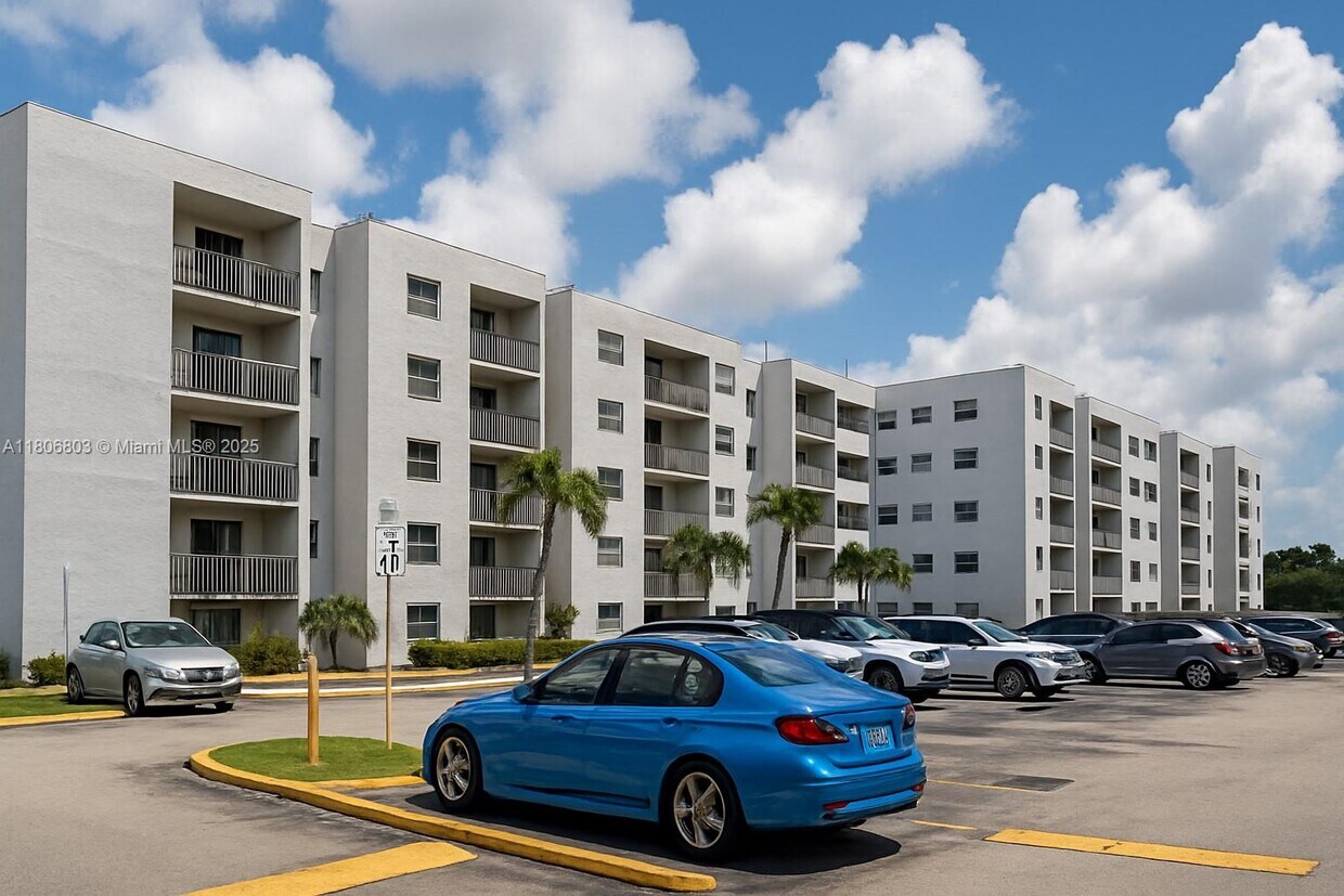Foto principal - 8145 NW 7th St