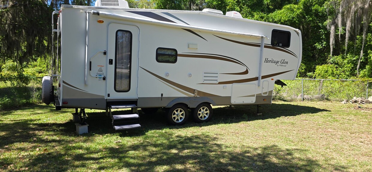 Primary Photo - 1 Bed 1 Bath camper