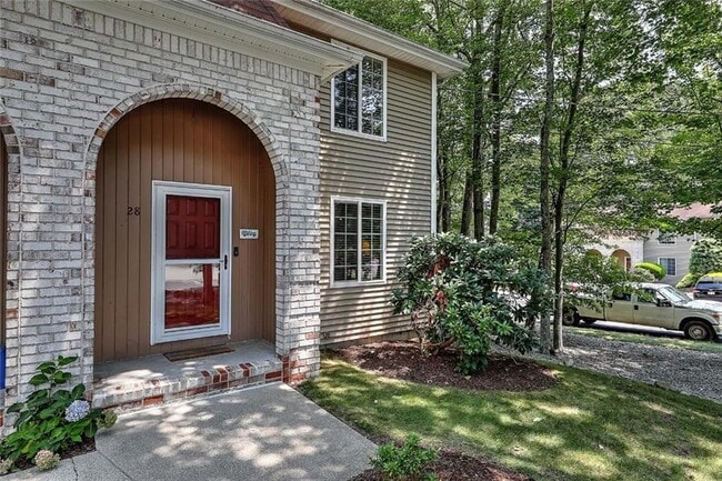 Building Photo - 28 Marigold Cir