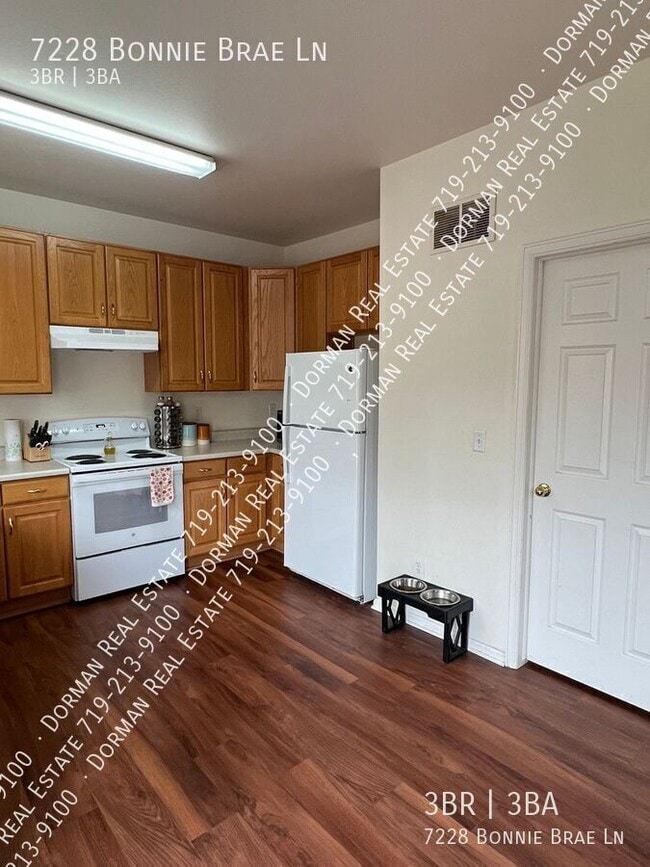 Foto del edificio - 7228 Bonnie Brae Ln