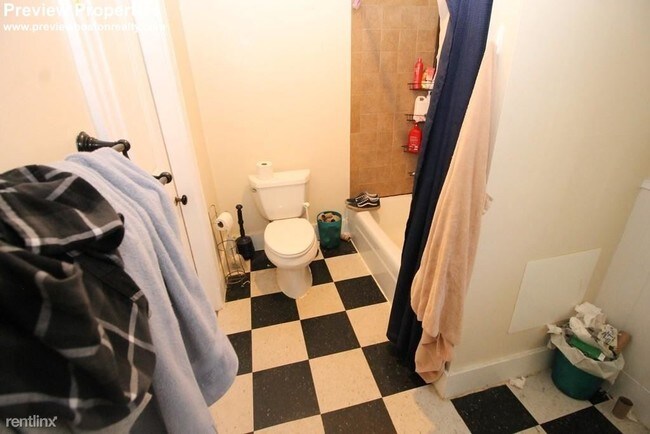 Foto del edificio - 4 br, 2 bath House - 44 Ashford St