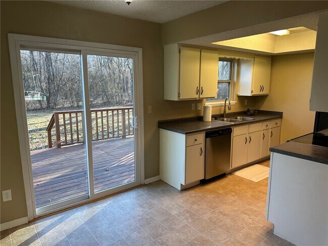 Foto del edificio - 332 W Nightingale Cir