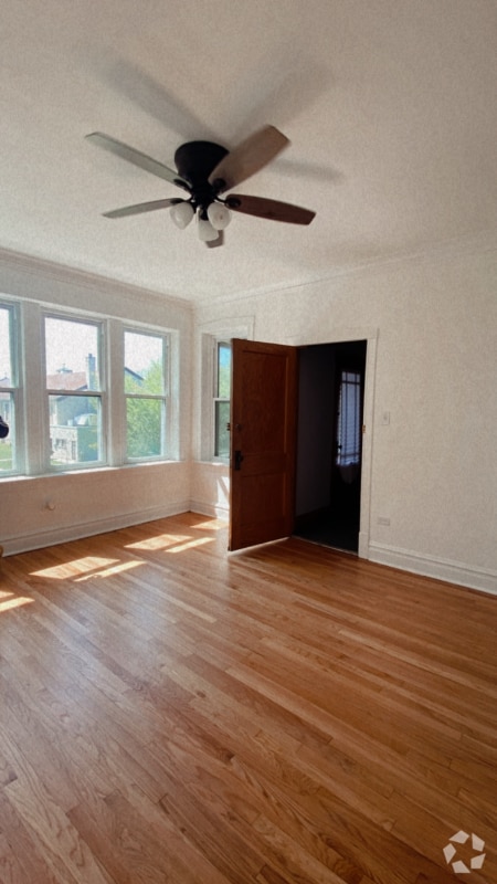 Building Photo - 4815 S Springfield Ave