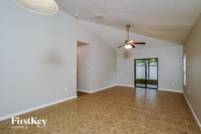 Foto del edificio - 4060 Millicent Cir