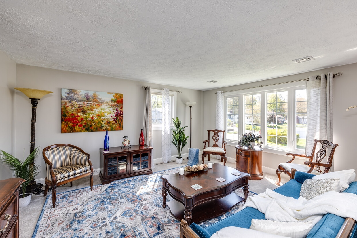 Fully Furnished Living Room - 73 Maxwell Dr