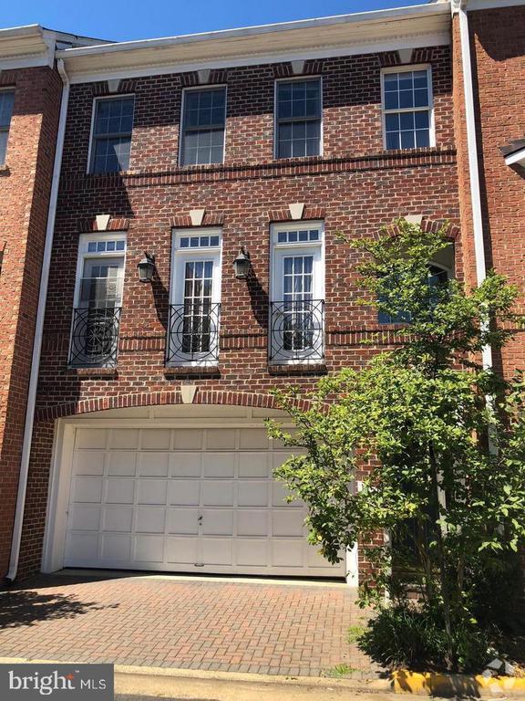 Building Photo - 1326 Lessard Ln