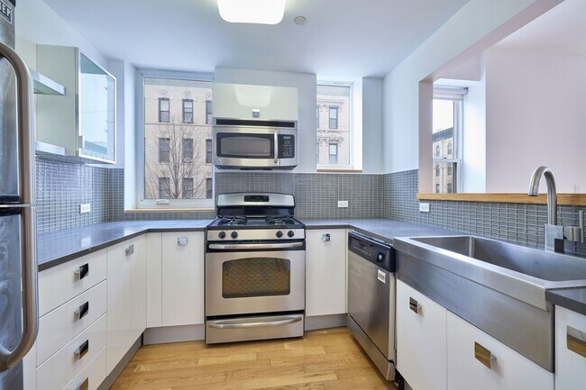 Foto del edificio - 318 Knickerbocker Ave