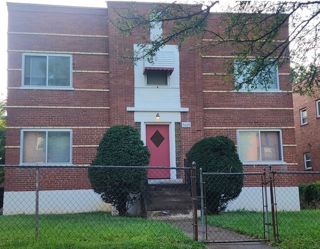 Building Photo - 5009 Newfield Ave