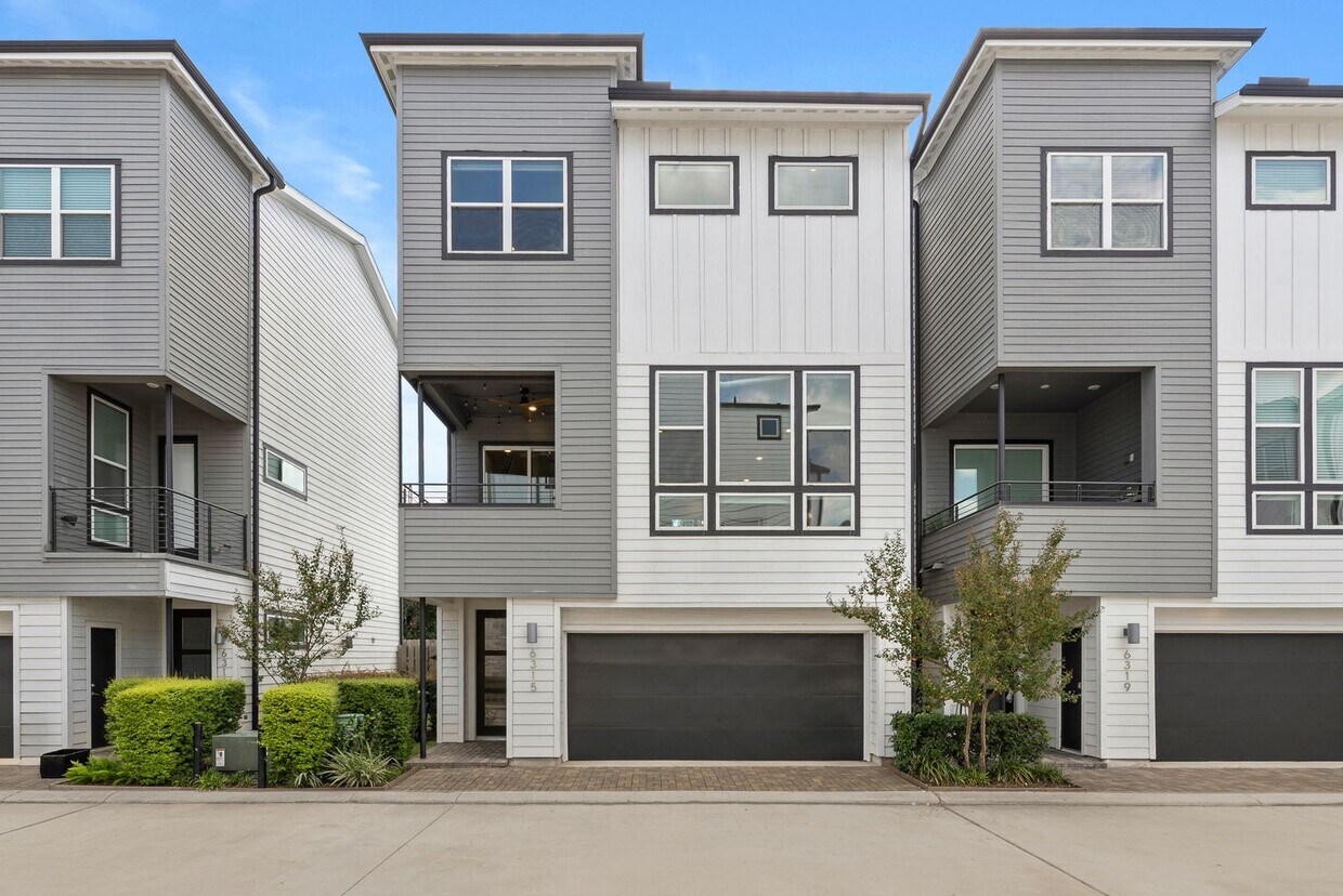 Modern Three-Story Home in Timbergrove Yards - Modern Three-Story Home in Timbergrove Yards