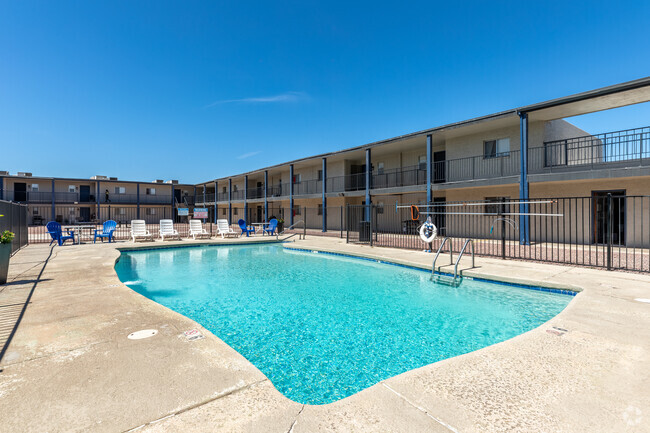 Front Pool - Aspen Court