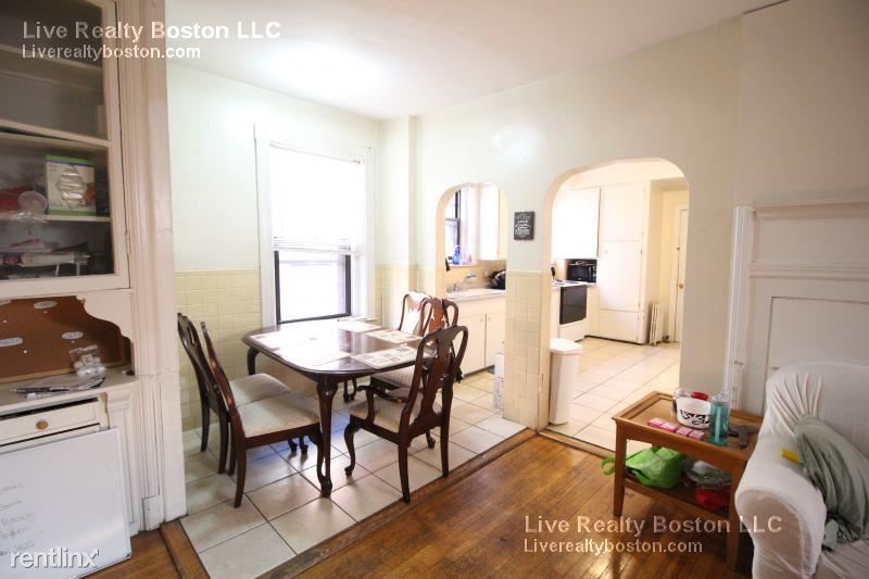Building Photo - 1264 Beacon St