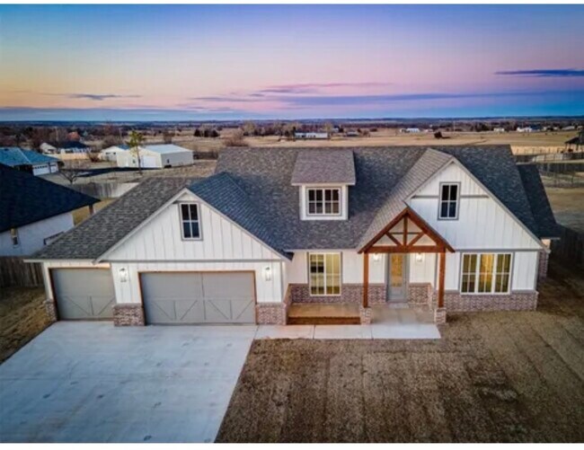 Building Photo - 7530 Highland Hls Dr