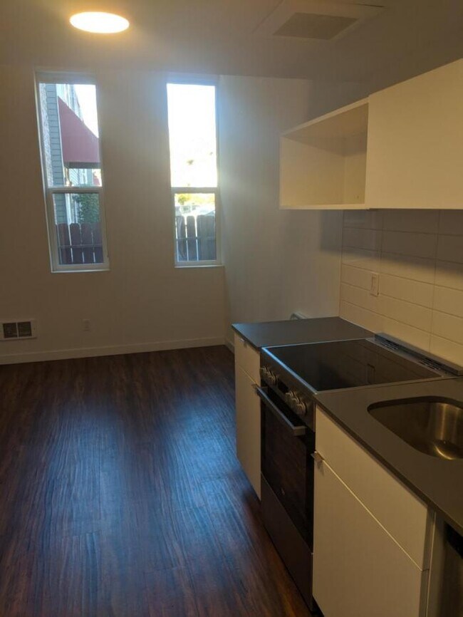 Foto del edificio - 1 bedroom in Seattle WA 98102
