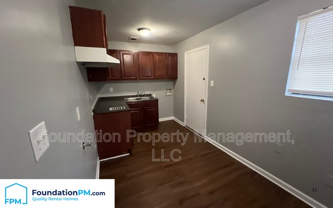 Foto del edificio - 294 Elder Rd