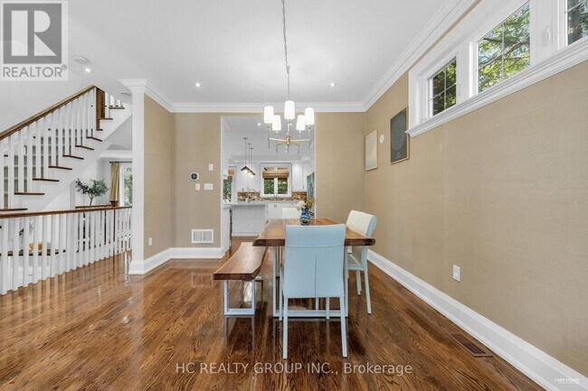 Photo du bâtiment - 12 Rappert Ave