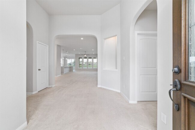 Building Photo - 77 Carmel Dr