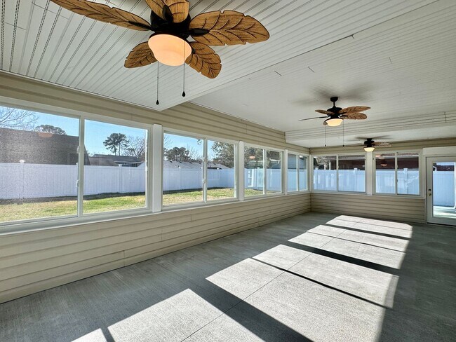 Foto del edificio - READY 08-26-25!! 3-Bedroom Ranch W/Fenced ...