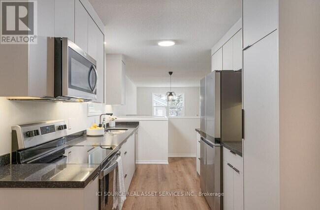 Photo du bâtiment - 18 Louise Ln