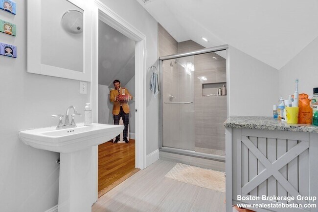 Foto del edificio - 180 Saint Alphonsus St