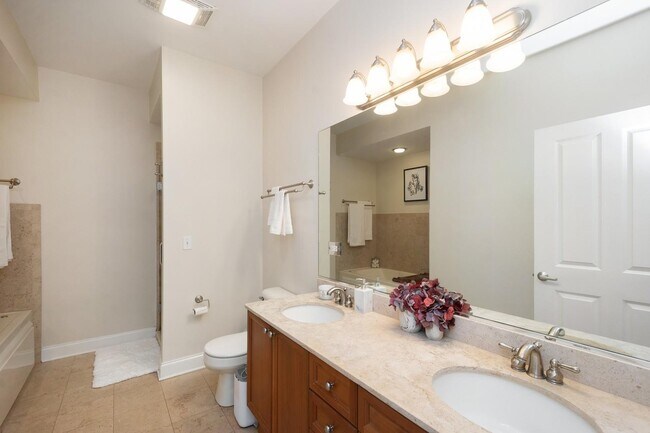 Foto del edificio - 1801 W Addison St