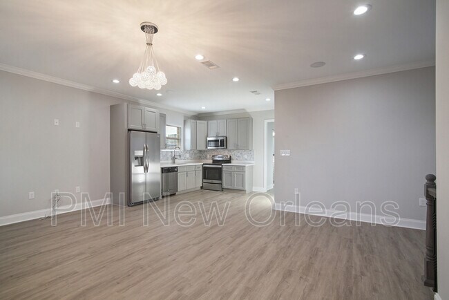 Building Photo - 2230 Bienville St