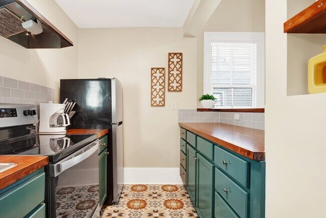 Foto del edificio - West Park Suites Unit B