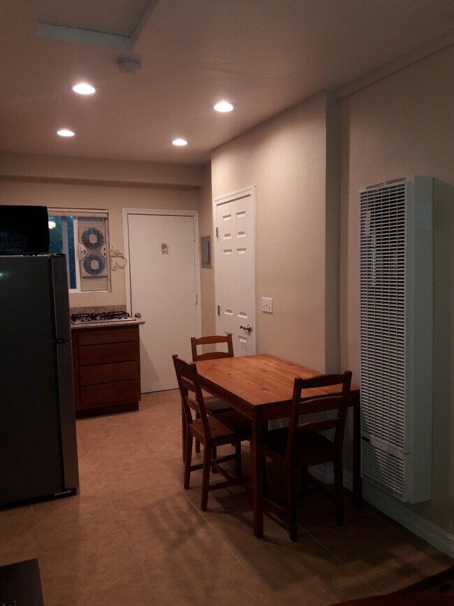 Foto del edificio - 7008 Dennison St