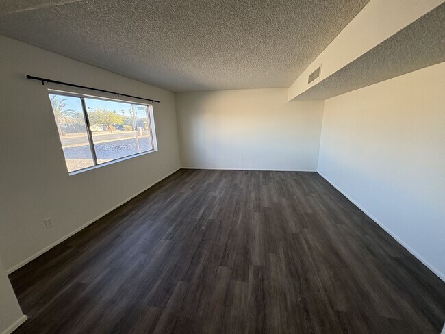 Foto del edificio - East Side Home for Rent