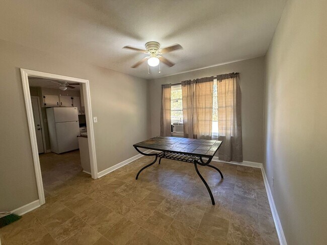 Foto del edificio - 3 bedroom, 2 bath House