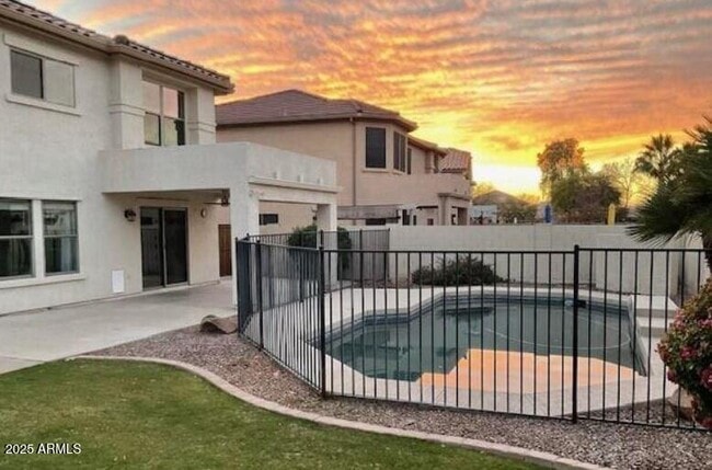 Building Photo - 3734 E Betsy Ln