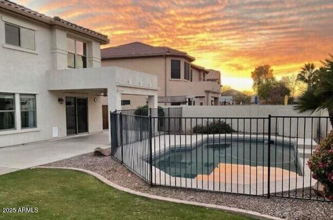 Foto del edificio - 3734 E Betsy Ln