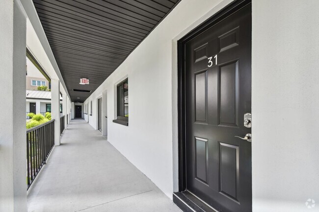 Building Photo - 2942 W Bay Dr