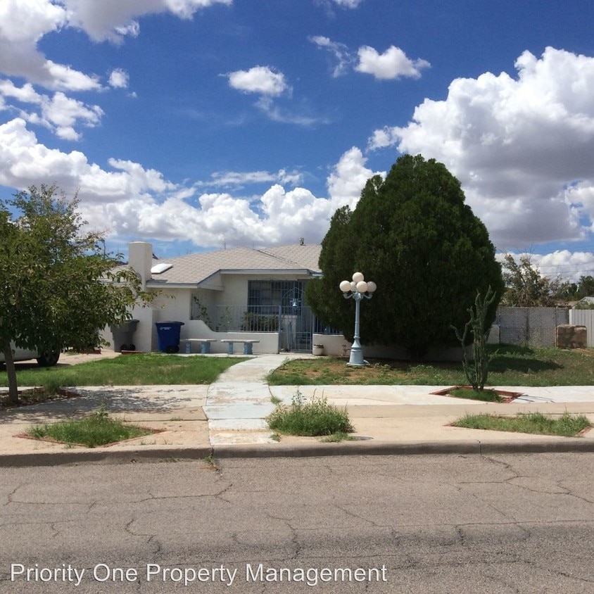 Primary Photo - 2 br, 1 bath House - 801 Loretta