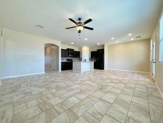 Foto del edificio - Northeast El Paso 4 Bed Refrig A/C!