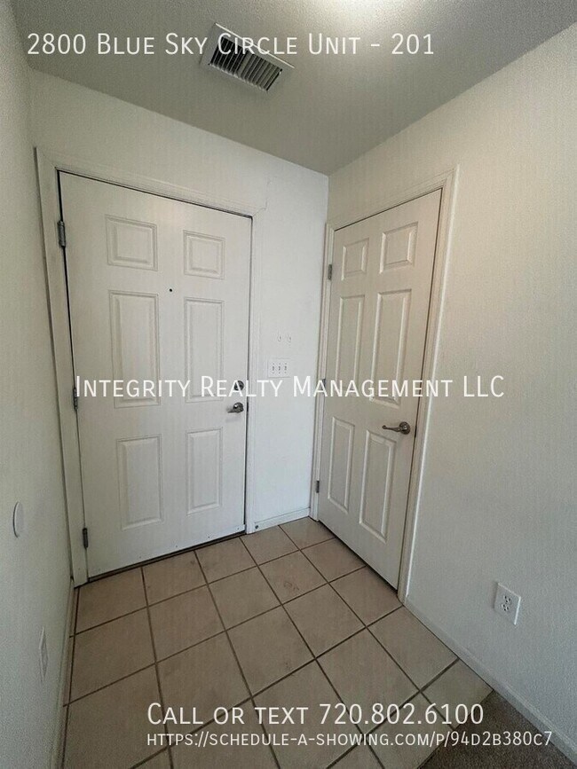 Foto del edificio - 2800 Blue Sky Cir