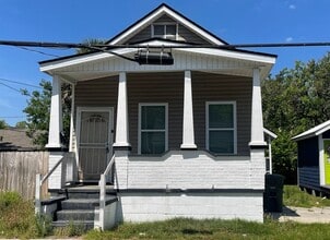 Building Photo - 1112 E Bolton St