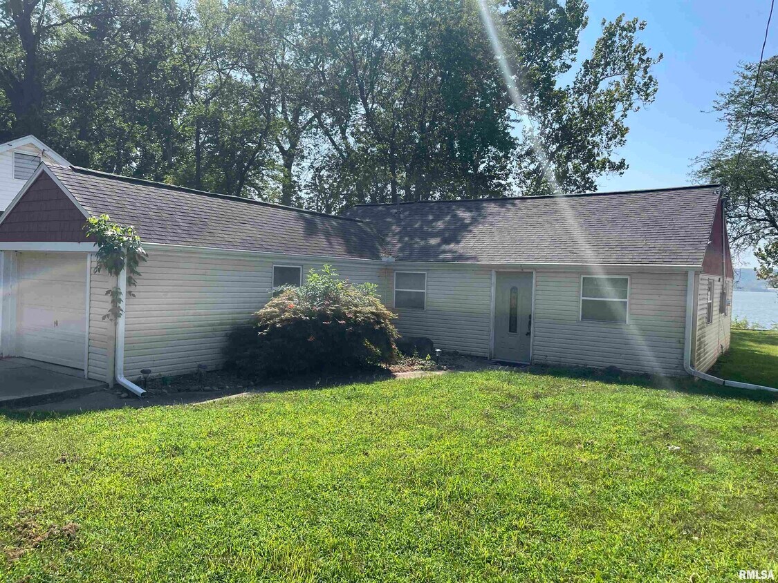 1145 Sunset Dr, East Peoria, IL 61611 House Rental in East Peoria, IL