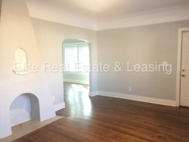 Building Photo - 1712 N Blackwelder Ave